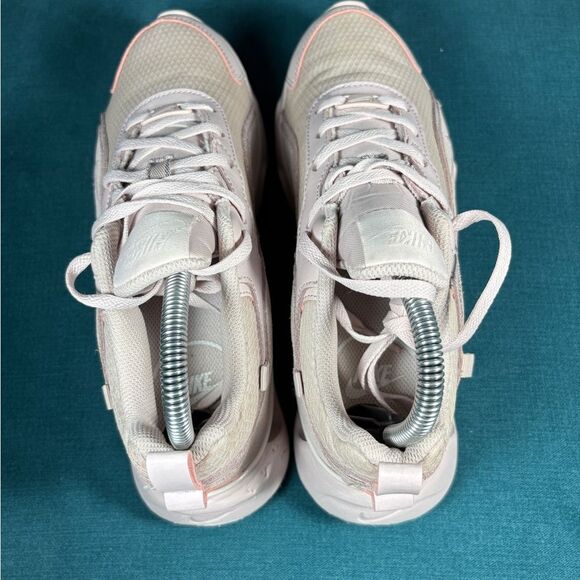 Size 7.5 - Women’s Nike Ryz 365 Barely rose shoes - Picture 6 of 8